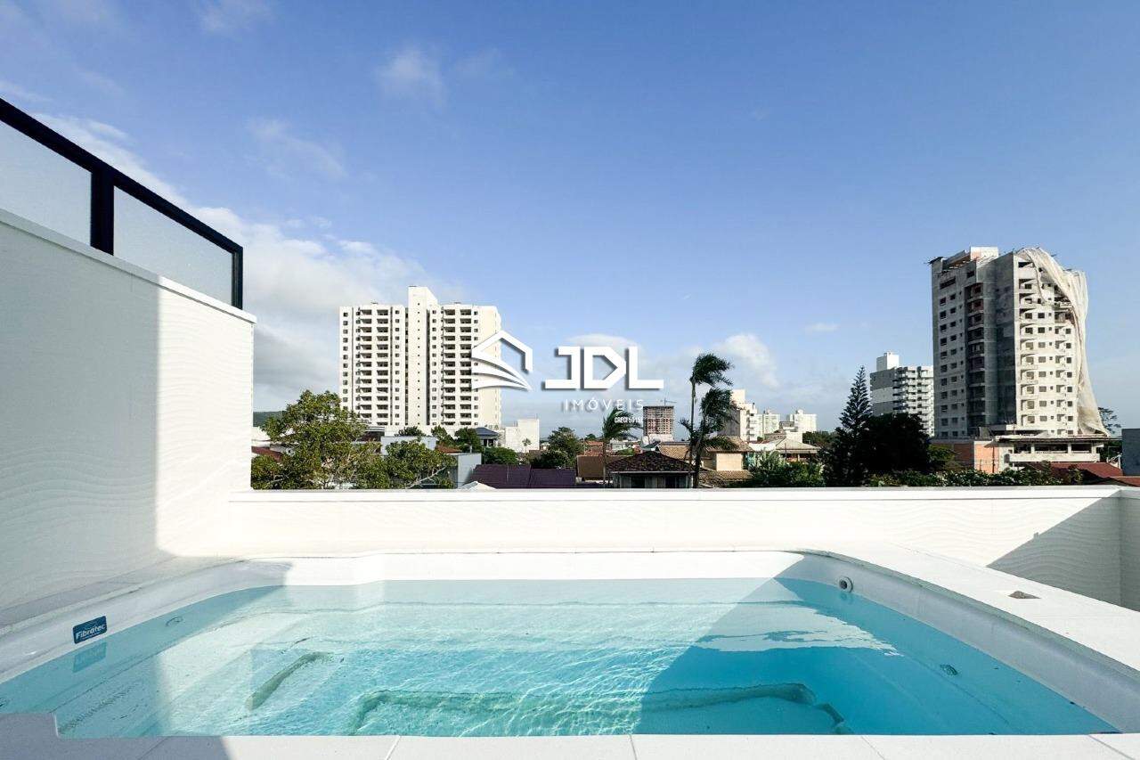 Casa à venda no bairro Armação: 