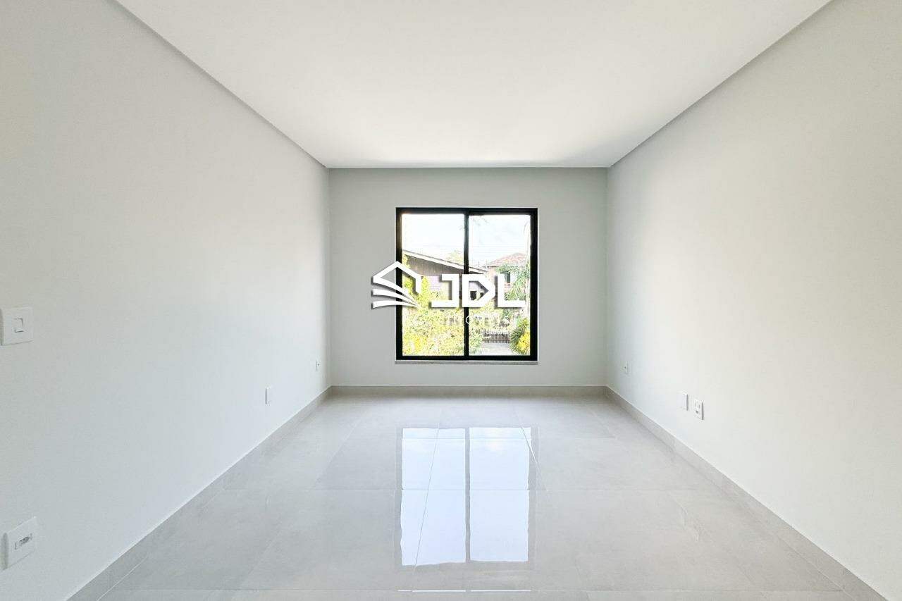 Casa à venda no bairro Armação: 