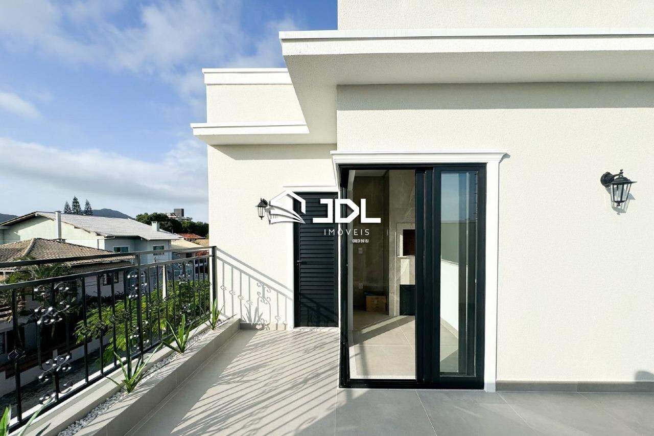 Casa à venda no bairro Armação: 