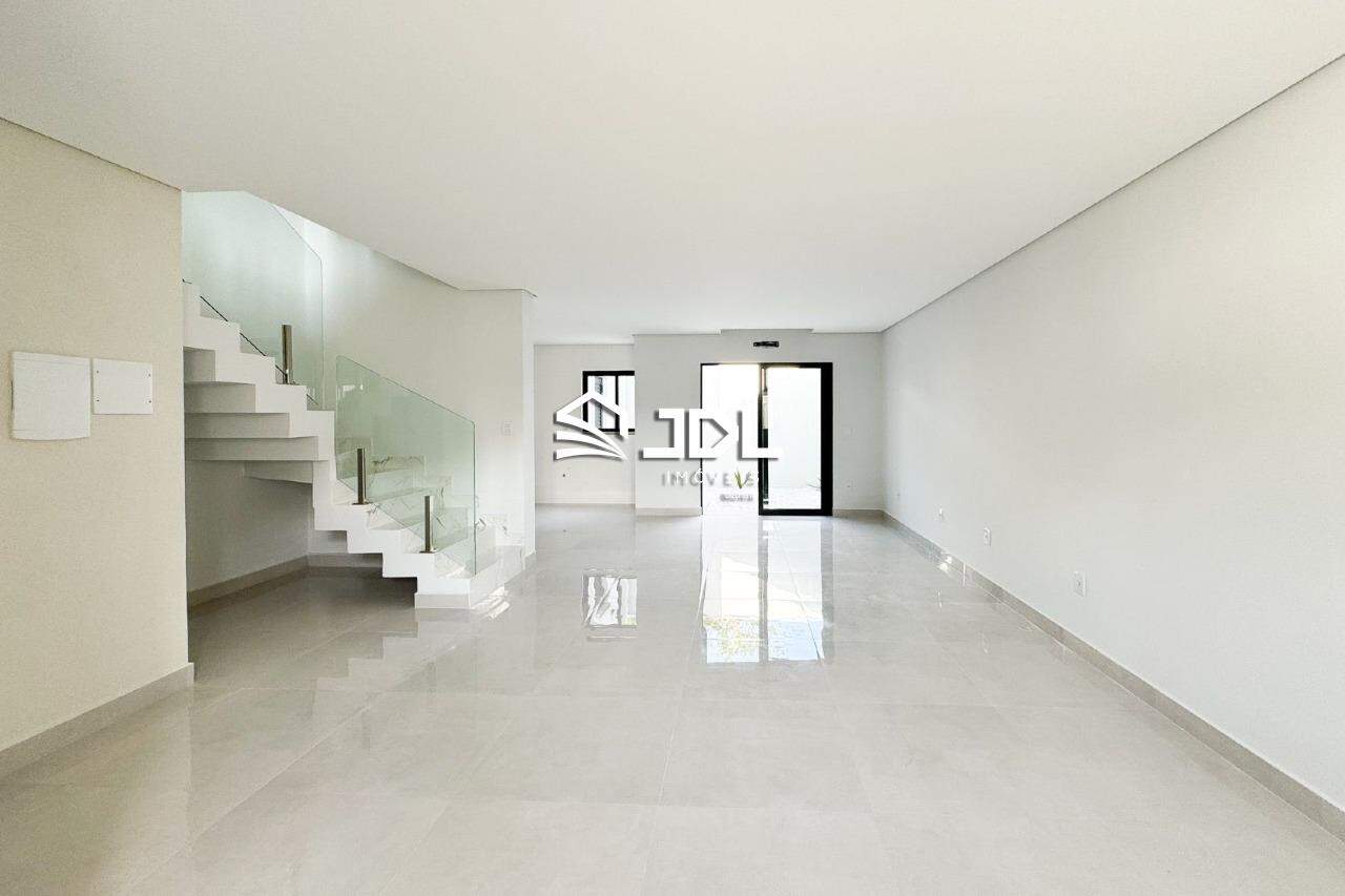 Casa à venda no bairro Armação: 
