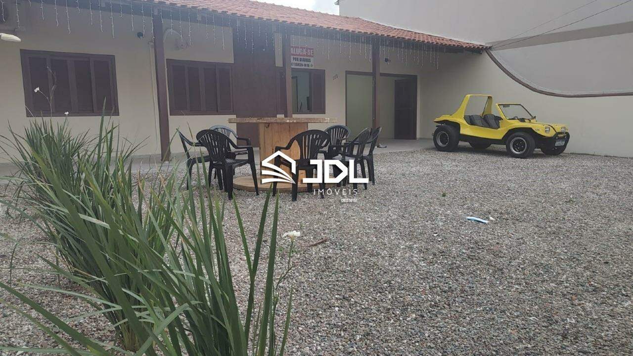 Casa à venda no bairro Armação: 