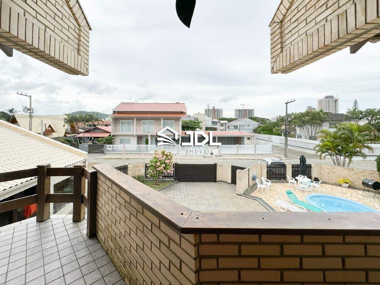 Casa à venda no bairro Armação: 