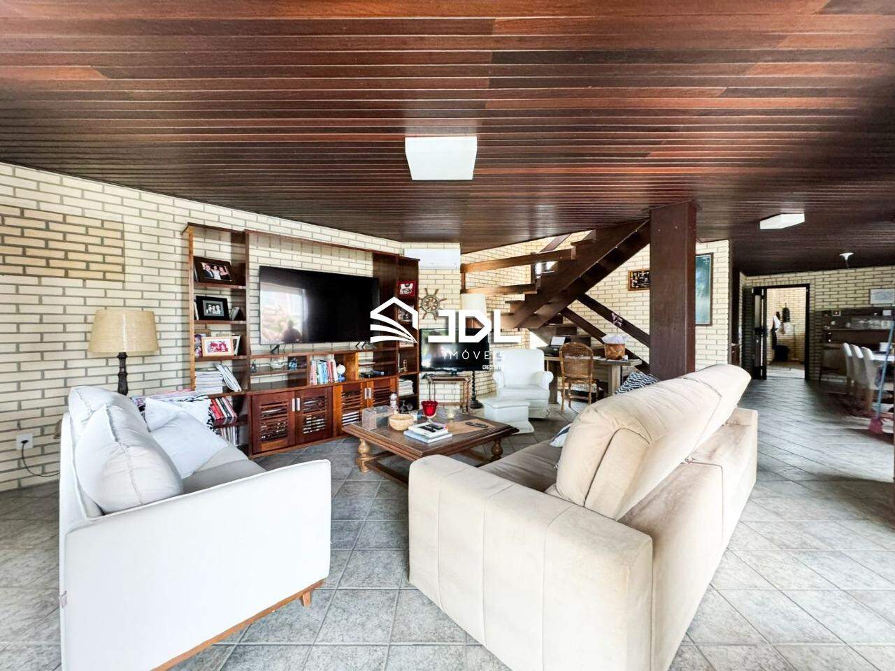 Casa à venda no bairro Armação: 
