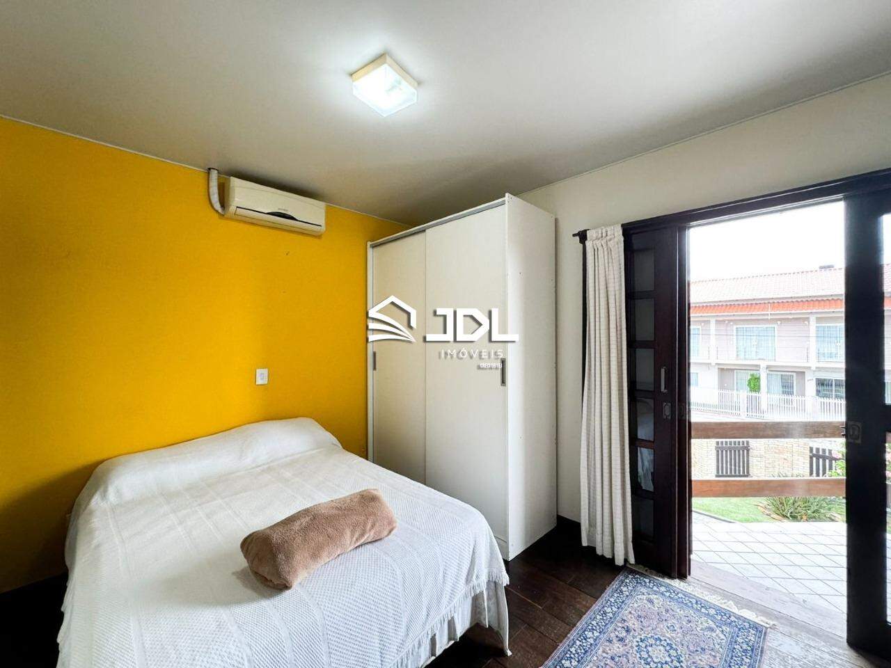 Casa à venda no bairro Armação: 