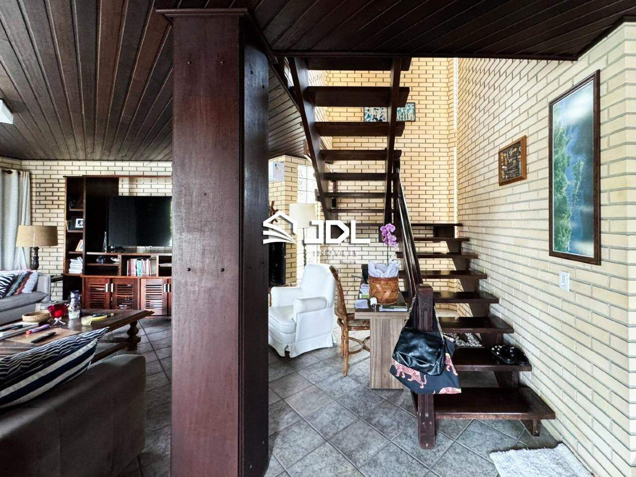 Casa à venda no bairro Armação: 