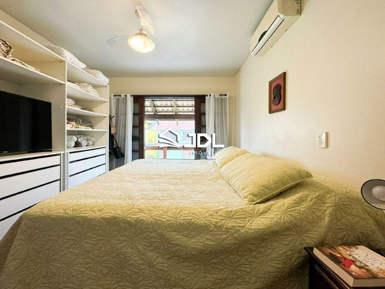 Casa à venda no bairro Armação: 