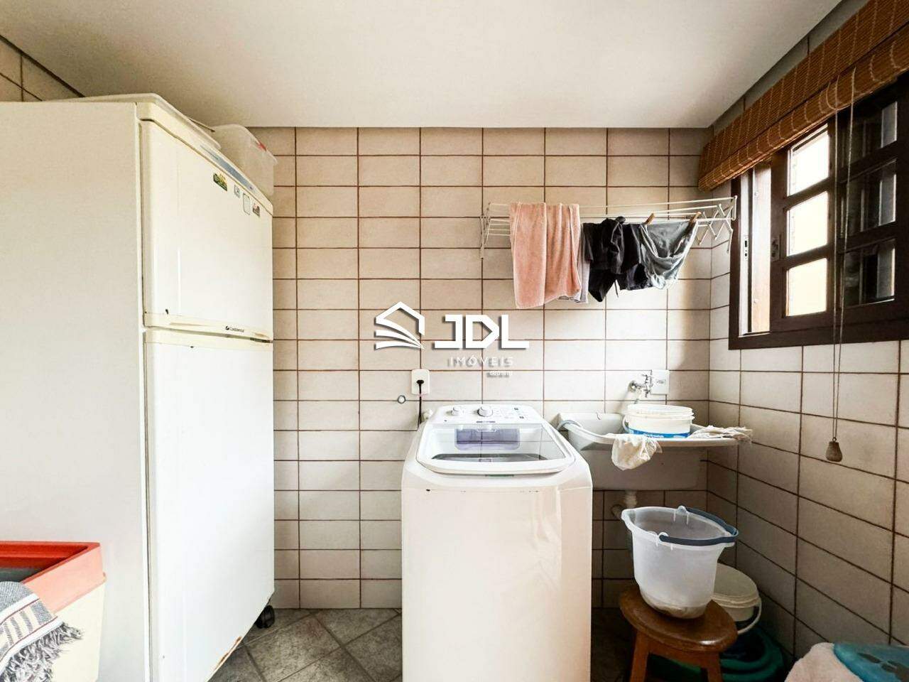 Casa à venda no bairro Armação: 