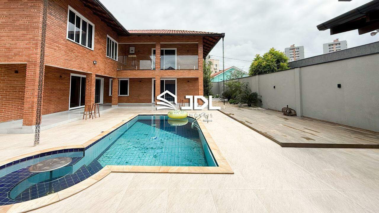 Casa à venda no bairro Garcia: 