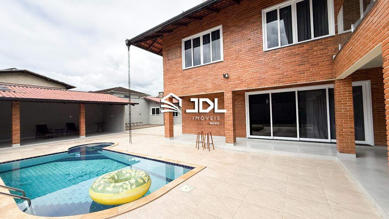 Casa à venda no bairro Garcia: 