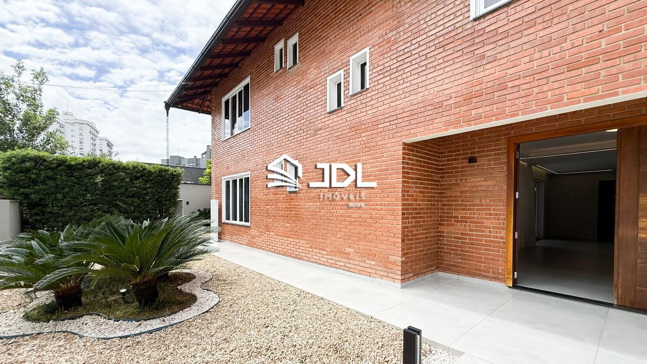 Casa à venda no bairro Garcia: 