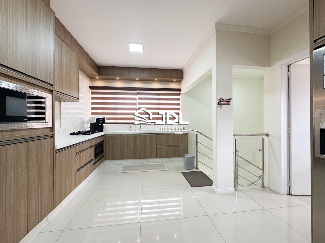 Casa à venda no bairro Velha Central: 