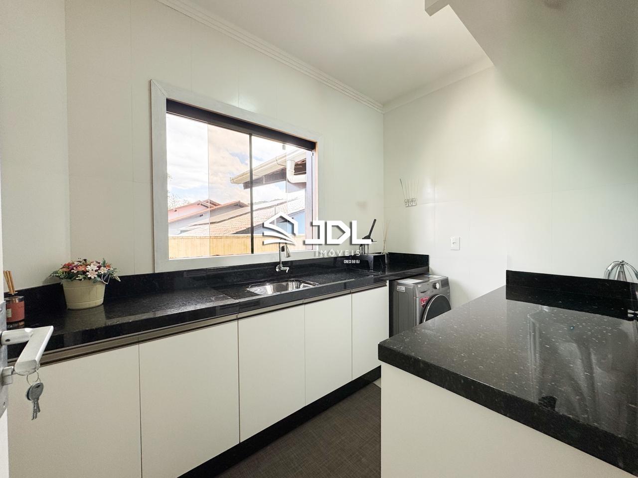 Casa à venda no bairro Velha Central: 