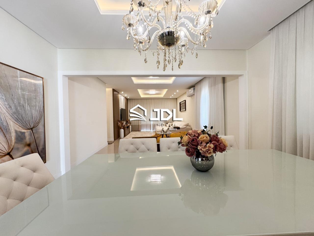 Casa à venda no bairro Velha Central: 