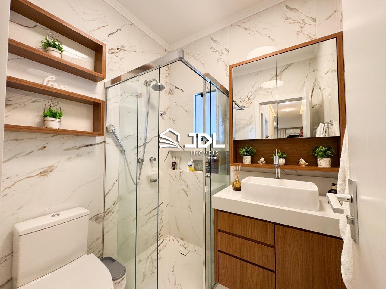 Casa à venda no bairro Velha Central: 