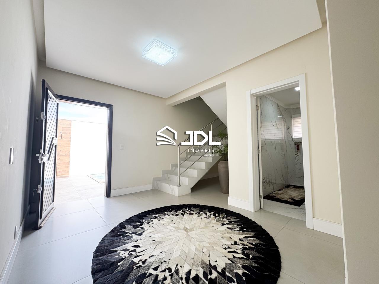 Casa à venda no bairro Velha Central: 