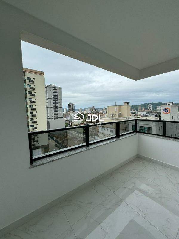 Apartamento à venda no bairro Perequê: 