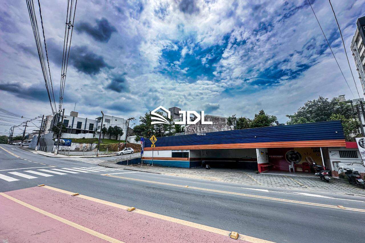 Terreno à venda no bairro Velha: 