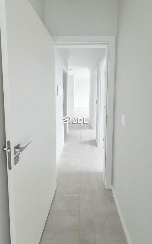 Apartamento à venda no bairro Armação: 