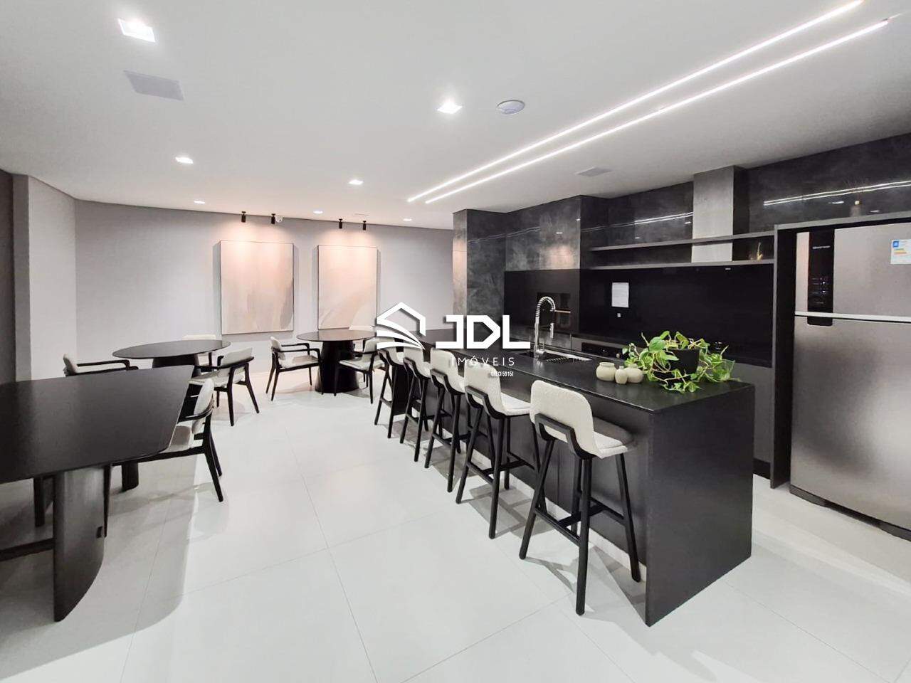 Apartamento à venda no bairro Armação: 