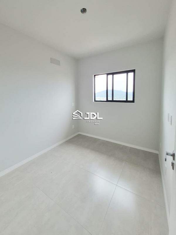 Apartamento à venda no bairro Armação: 