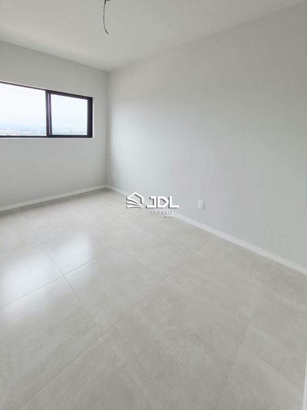Apartamento à venda no bairro Armação: 