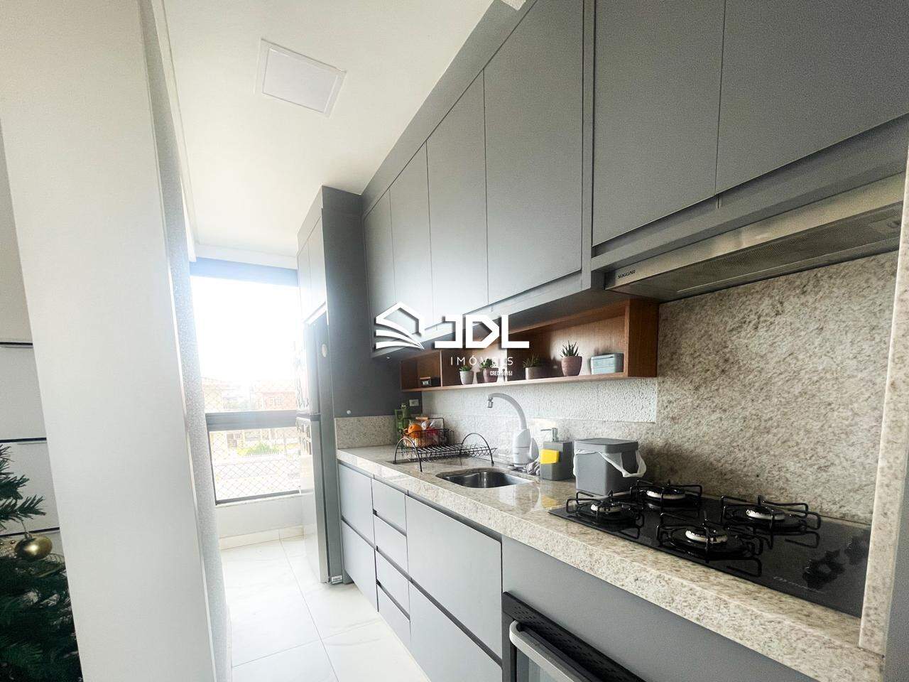 Apartamento à venda no bairro Meia Praia: 