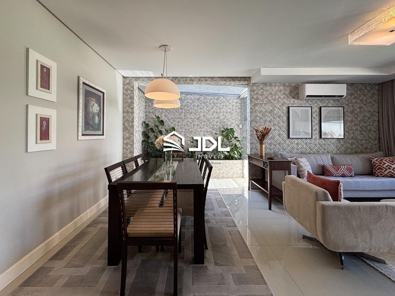 Casa à Venda no Bairro Água Verde em Blumenau - 3 Quartos, Piscina e Energia Solar - 283m - R$ 1.880.000 — foto 5