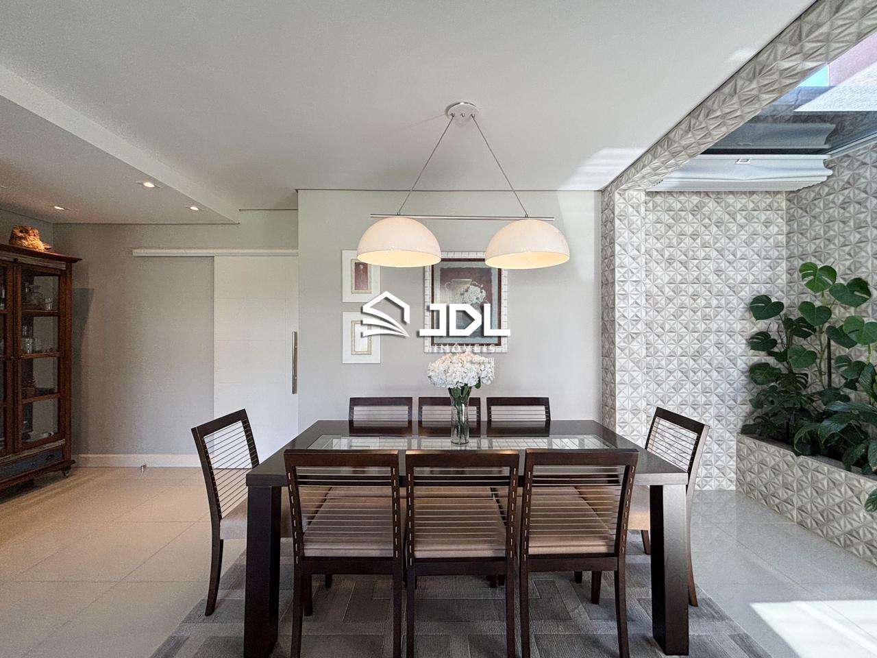 Casa à Venda no Bairro Água Verde em Blumenau - 3 Quartos, Piscina e Energia Solar - 283m - R$ 1.880.000 — foto 7