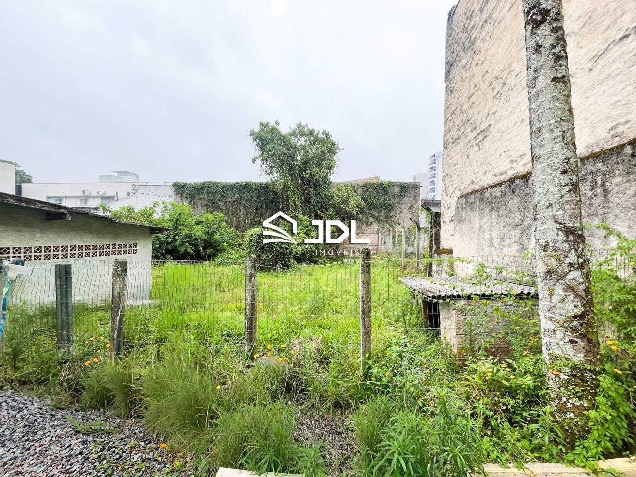 Terreno à venda no bairro Velha: 