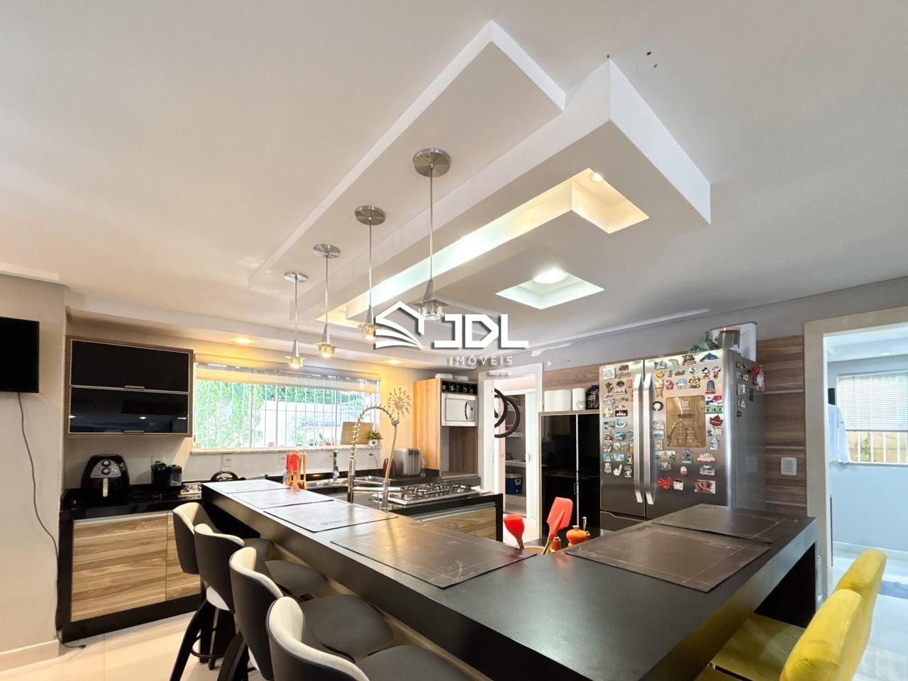 Casa à venda no bairro Escola Agrícola: 