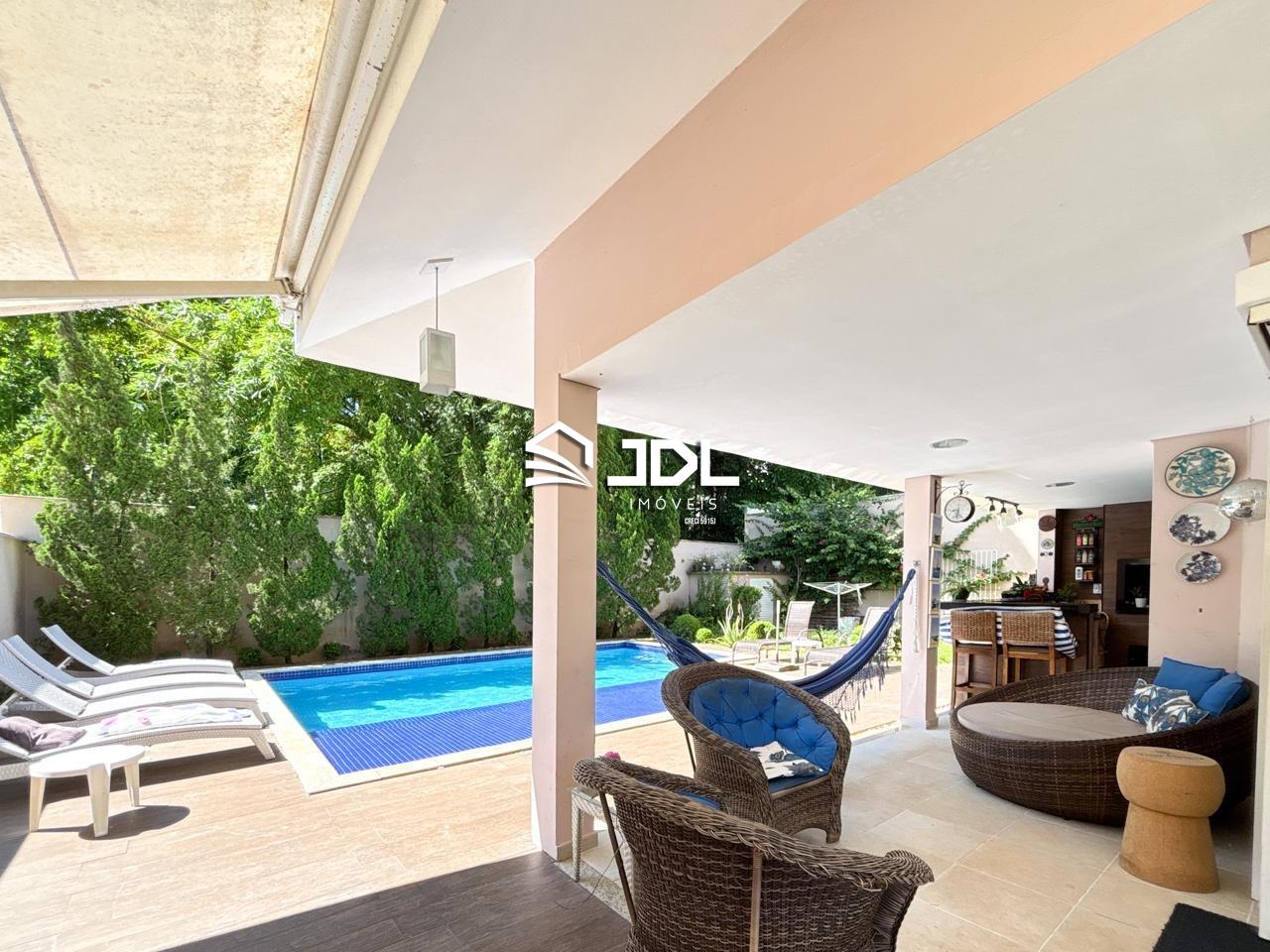 Casa à venda no bairro Escola Agrícola: 