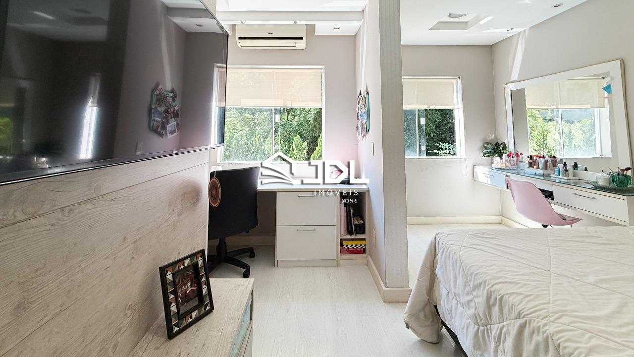 Casa à venda no bairro Escola Agrícola: 