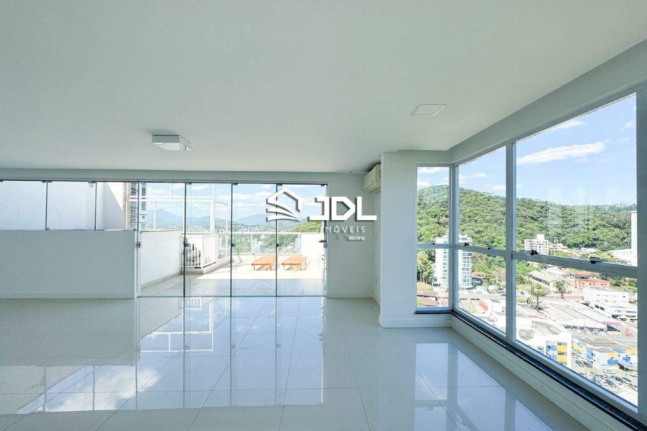 Cobertura à venda no bairro Itoupava Seca: 