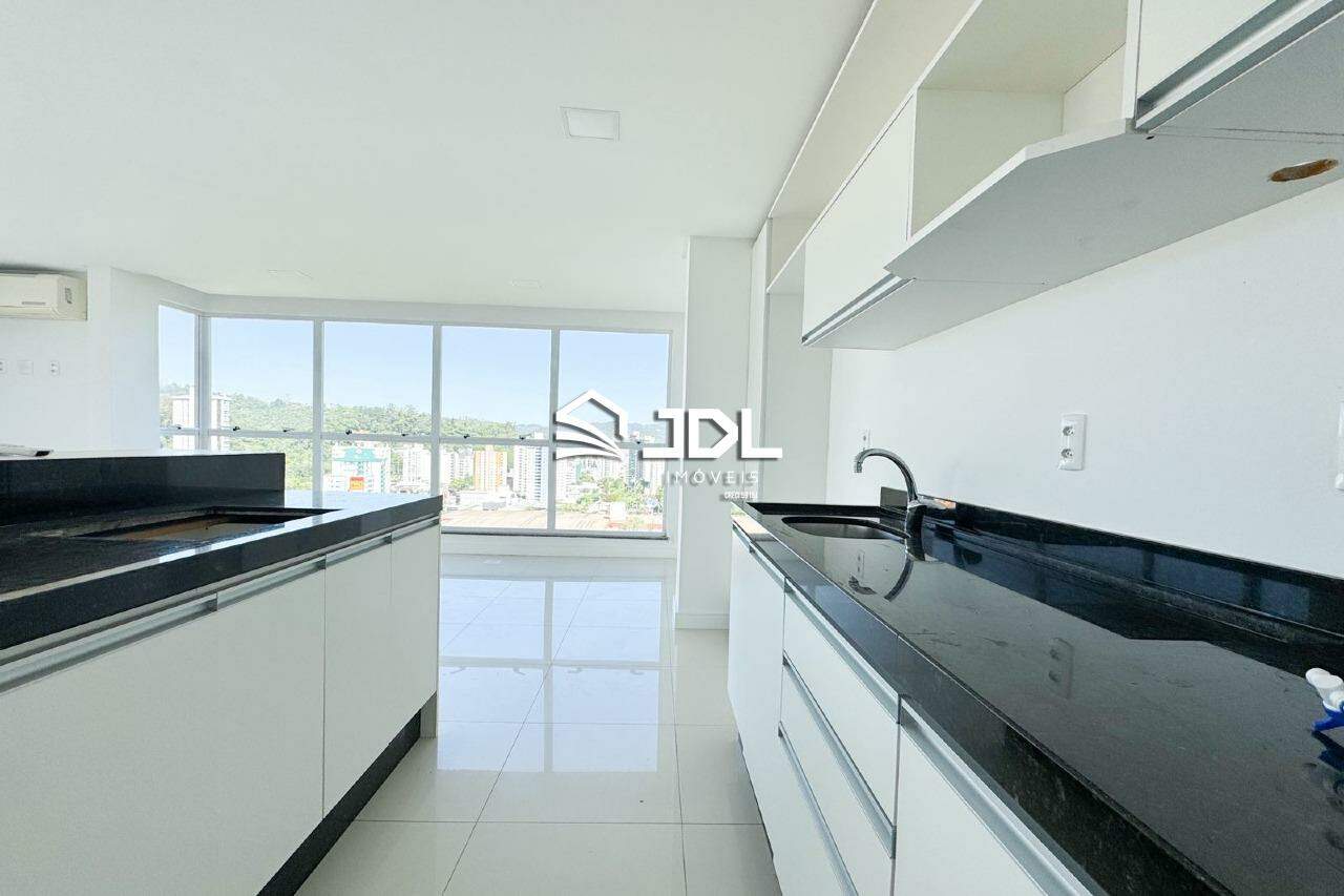 Cobertura à venda no bairro Itoupava Seca: 