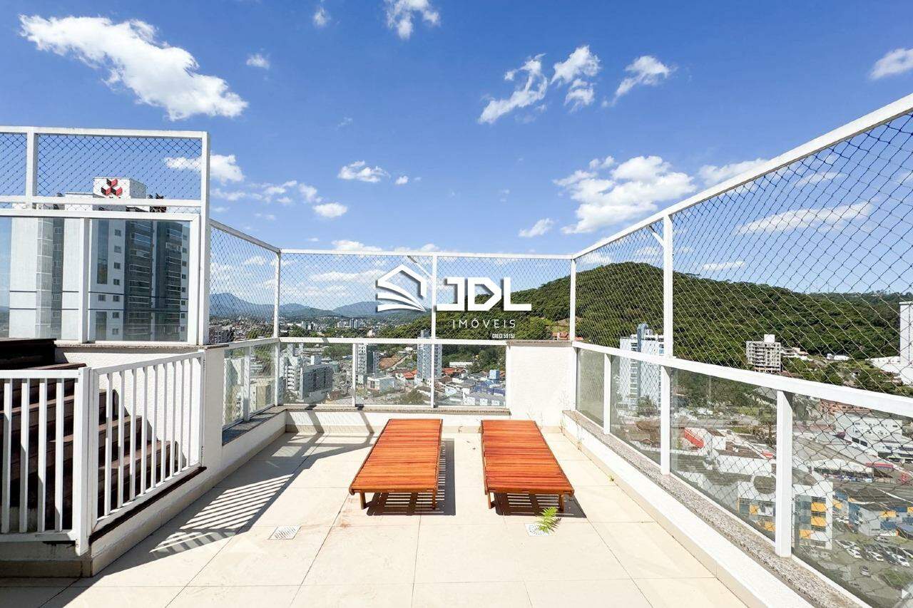 Cobertura à venda no bairro Itoupava Seca: 