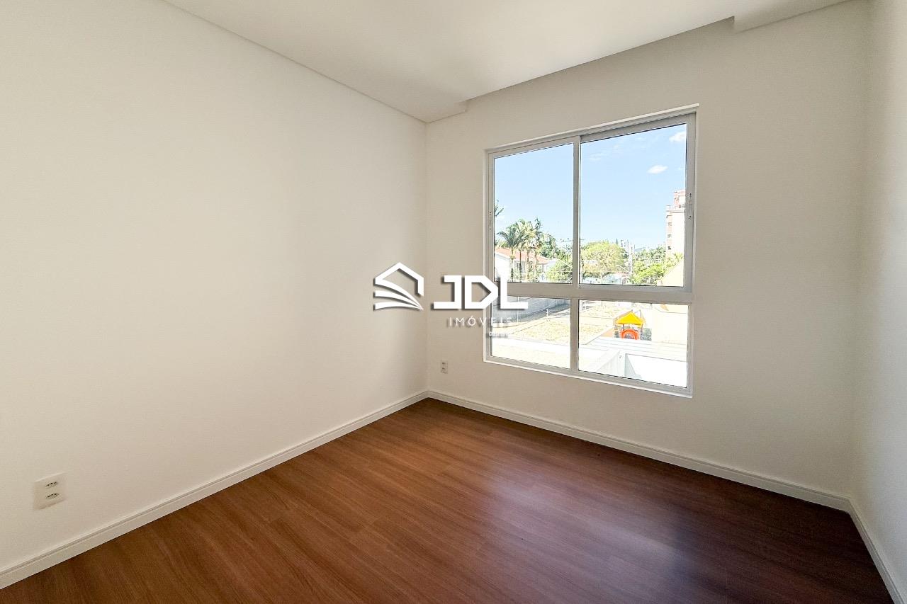 Apartamento à venda no bairro Velha: 