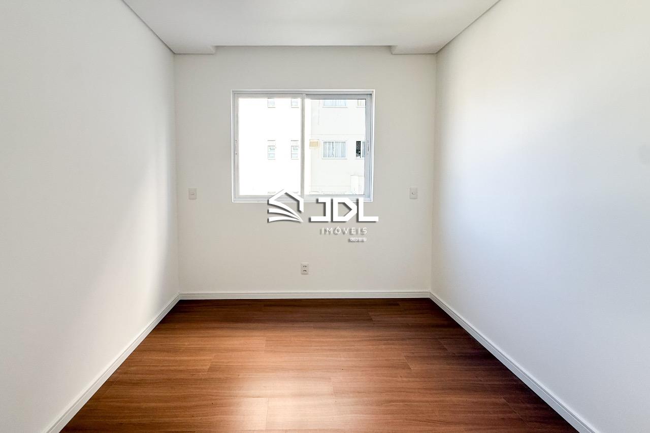 Apartamento à venda no bairro Velha: 