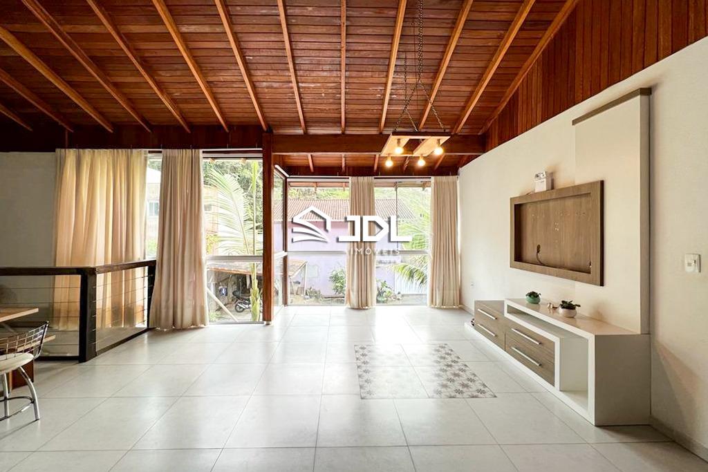 Casa à venda no bairro Ponta Aguda: