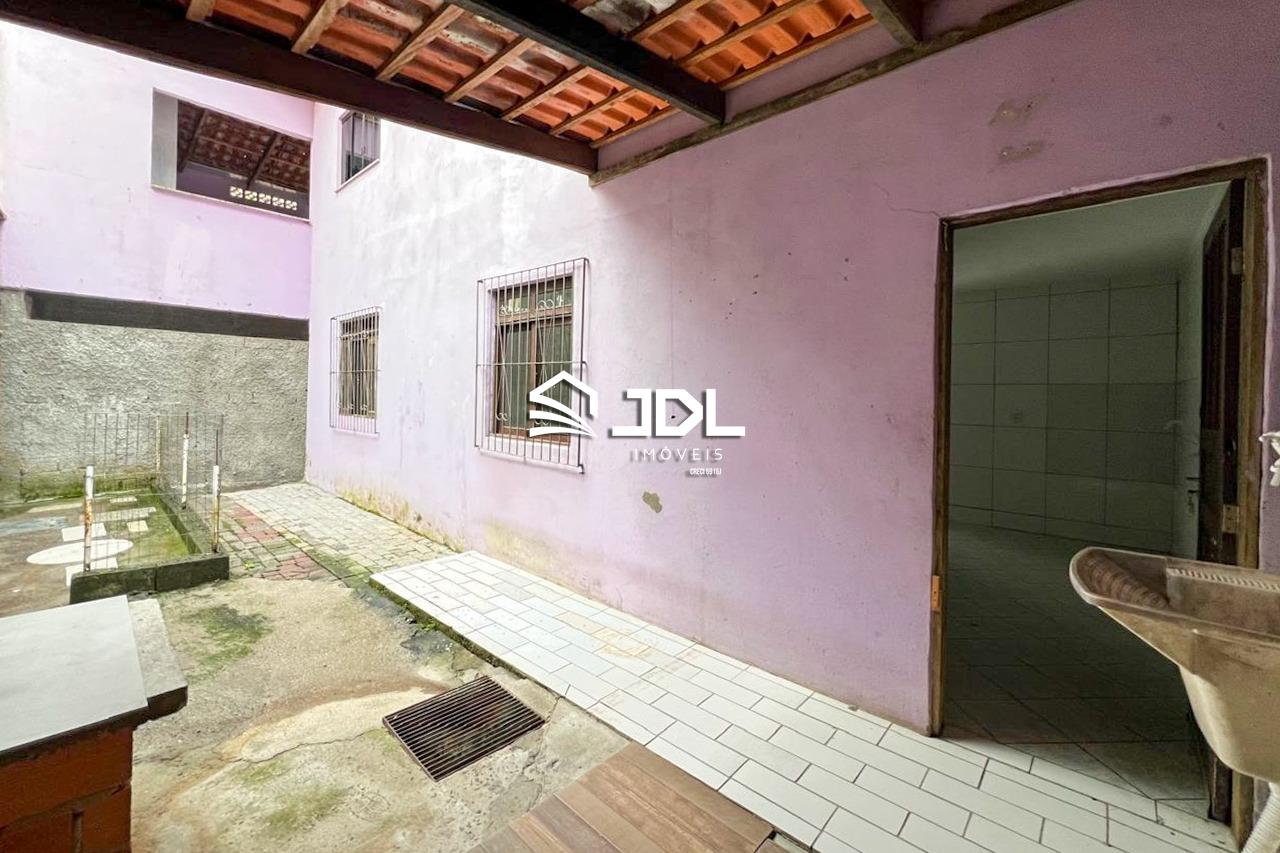 Casa à venda no bairro Ponta Aguda: