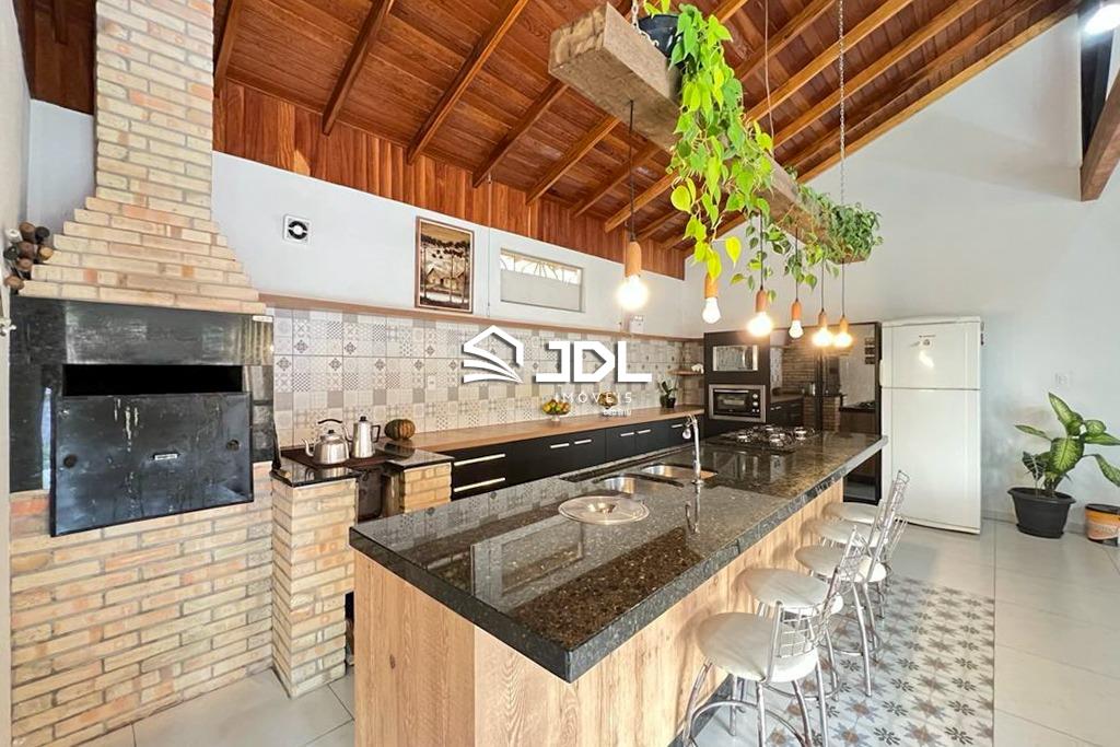 Casa à venda no bairro Ponta Aguda: