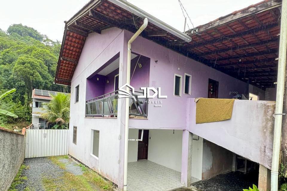 Casa à venda no bairro Ponta Aguda: