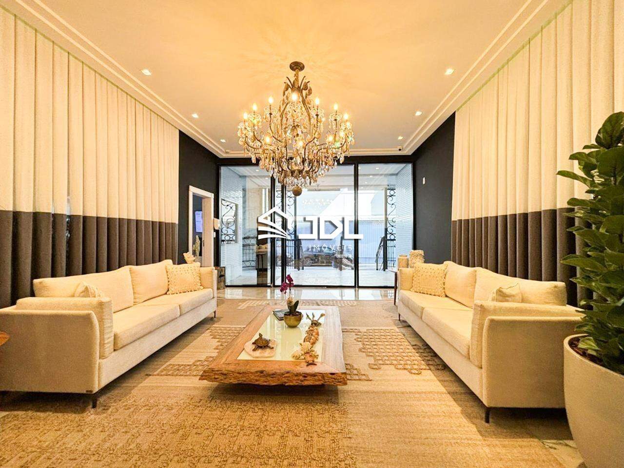 Apartamento à venda no bairro Meia Praia: 