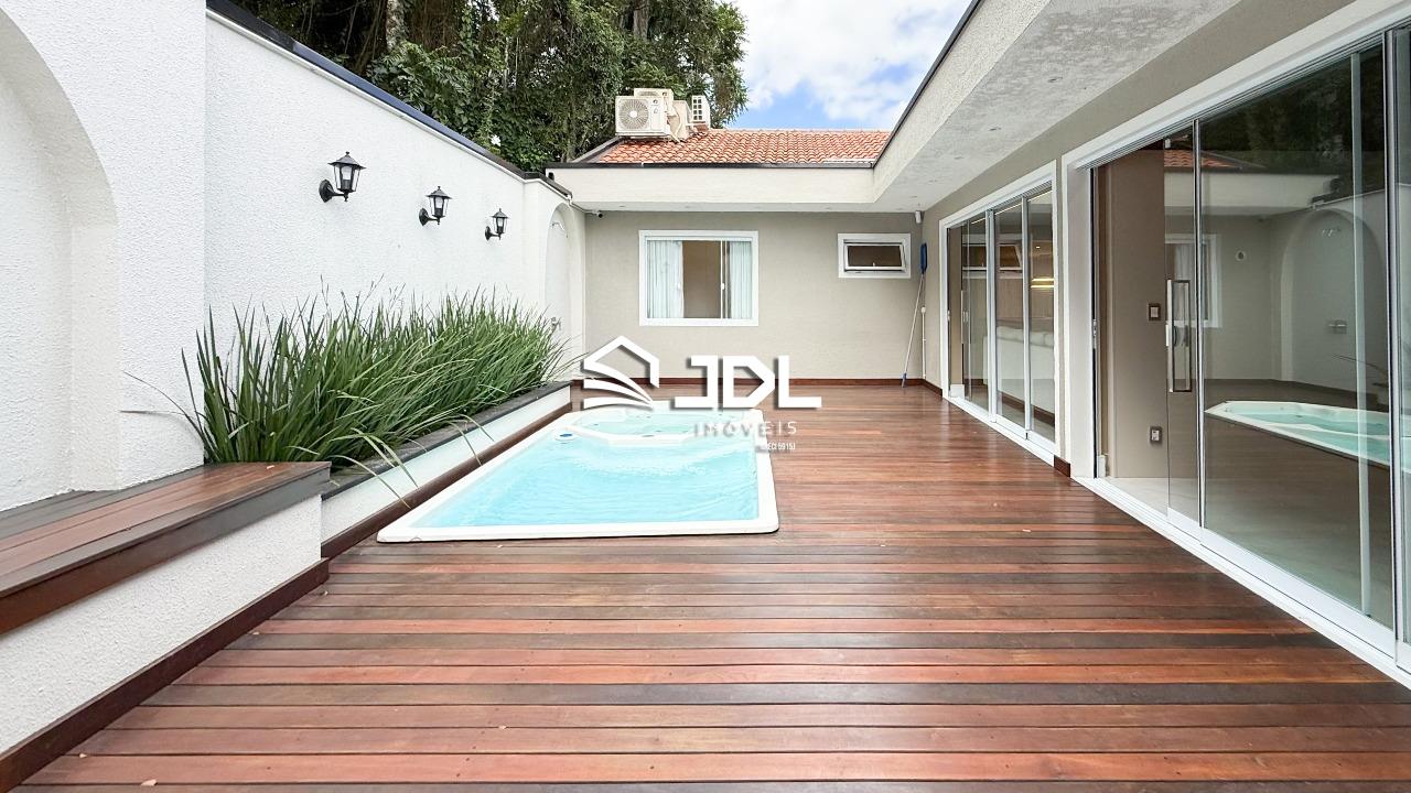 Casa à venda no bairro Velha: 