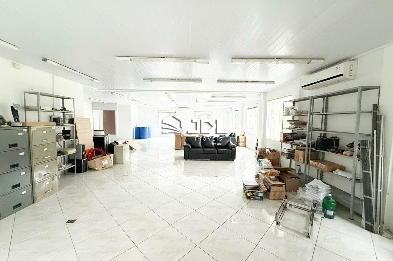 Sala à venda no bairro Ponta Aguda: 