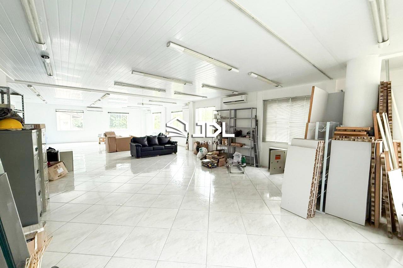 Sala à venda no bairro Ponta Aguda: 