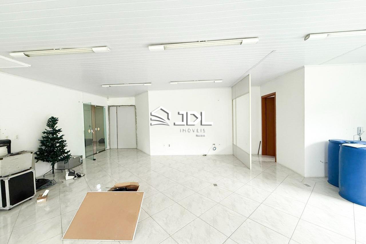 Sala à venda no bairro Ponta Aguda: 