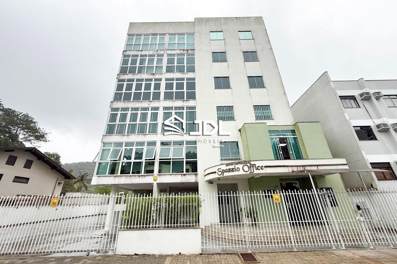 Sala à venda no bairro Ponta Aguda: 