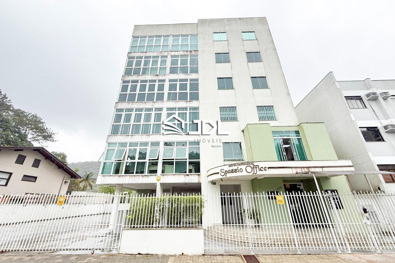 Sala à venda no bairro Ponta Aguda: 