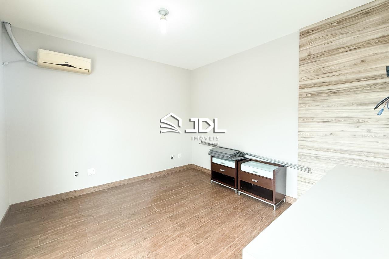 Casa à venda no bairro Salto: 