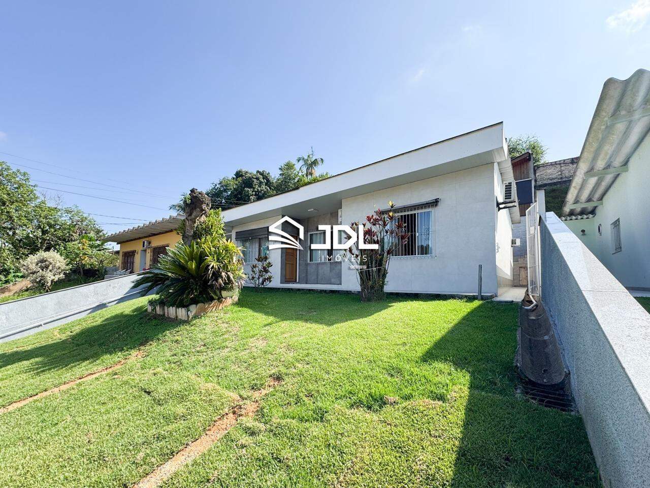 Casa à venda no bairro Velha: 